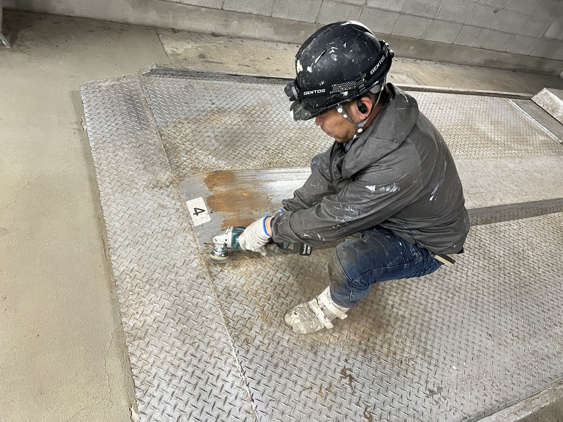 【厚木市×外壁塗装】金属の塗り替えで失敗しないために｜塗装前の下地処理と防錆の重要性について