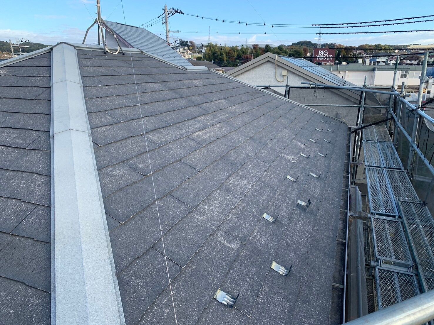 【厚木市×外壁塗装】🏠2004年以前の家は要注意？スレート屋根のアスベスト問題と塗装