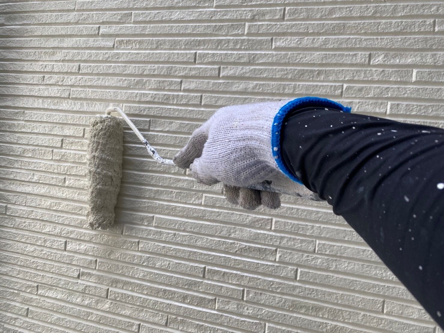 【厚木市×外壁塗装】🎨外壁の色選びで迷ったら職人がおすすめする考え方